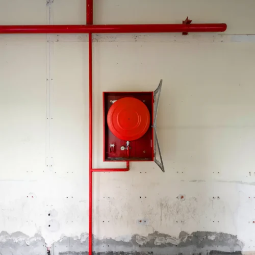 Instalação de sistema de alarme de incêndio